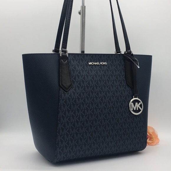 MICHAEL KORS KIMBERLY SM BONDED TOTE NAVY MULTI - Picture 14 of 14